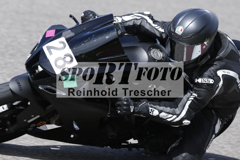 /08 17.04.2026  TZ Motorsport ADR/Gruppe gruen/28